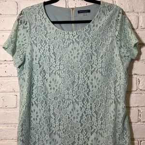 Mint, Tommy Hilfiger, T-shirt, with floral overlay.